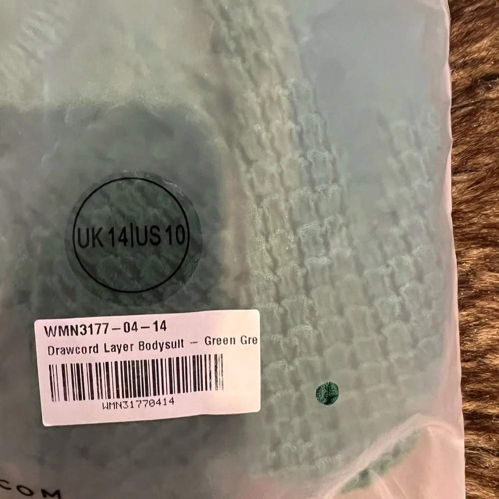 Textured Green Cutout Bodysuit w/thumb holes - Picture 8 of 13